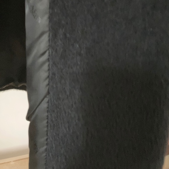 MAX MARA Alpaca and Fox Fur Coat - Picture 16 of 16